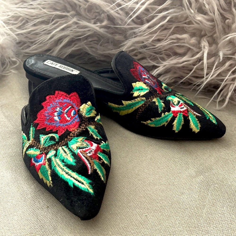 Beautiful mule slides with embroidery